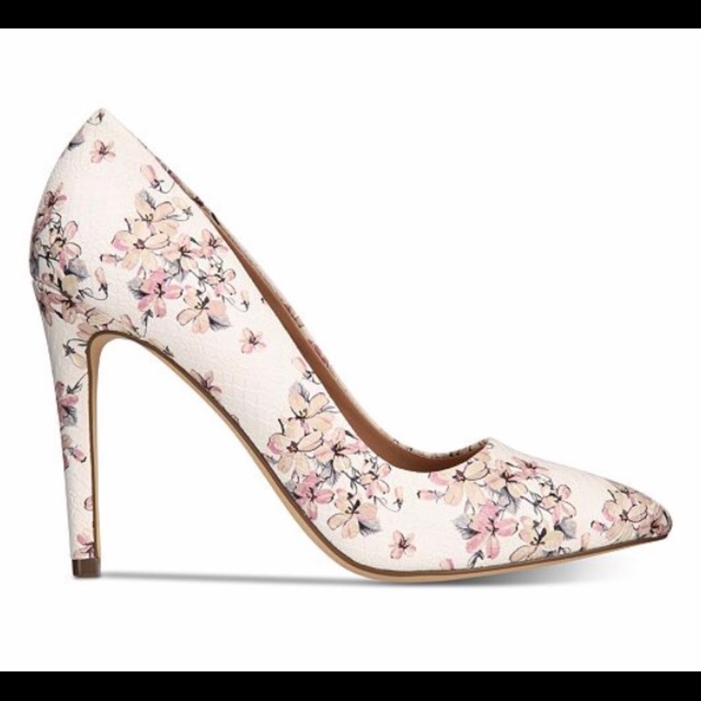 Call it Spring Pumps - Picture 2 of 5
